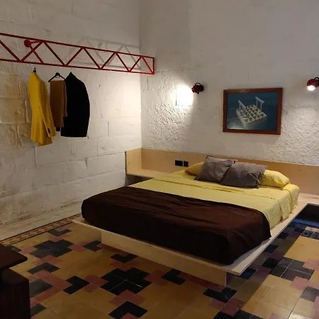 Hébergement de vacances Fun 1-bedroom Maisonette In *