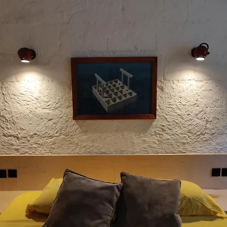 Fun 1-bedroom Maisonette In La Valette