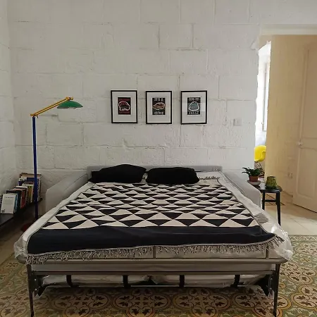 Fun 1-bedroom Maisonette In Case de vacanță Valletta