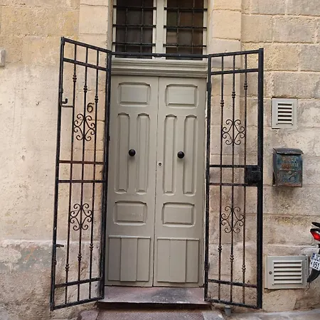 Fun 1-bedroom Maisonette In Holiday home Valletta